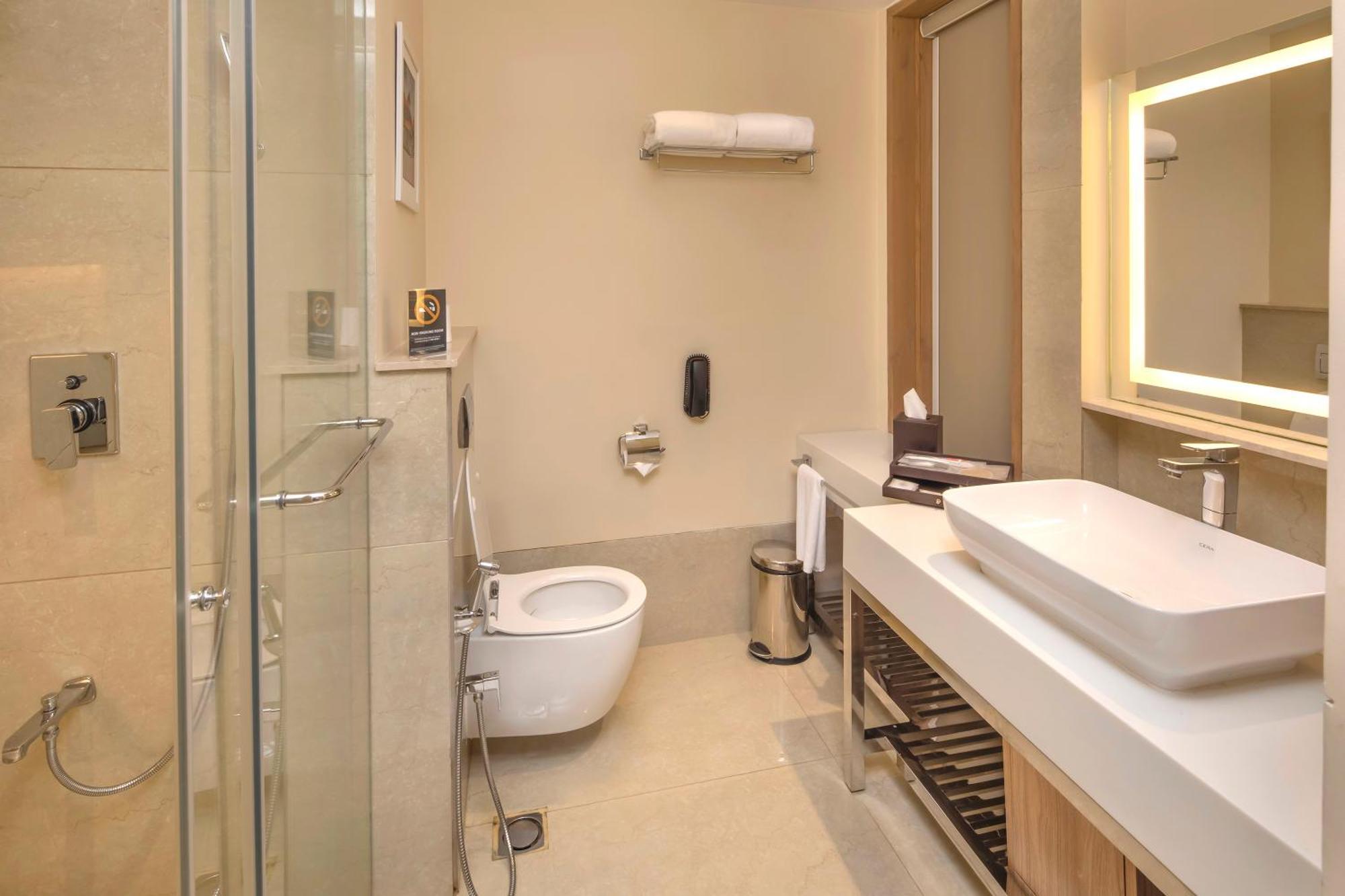 O By Tamara, Trivandrum Thiruvananthapuram Luaran gambar Bathroom