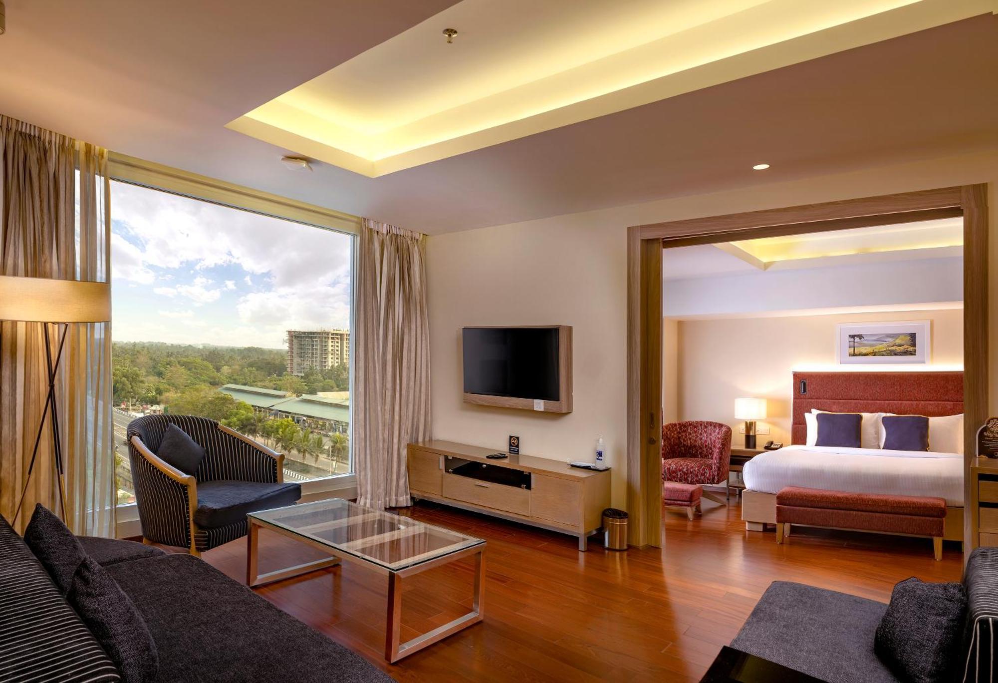 O By Tamara, Trivandrum Thiruvananthapuram Luaran gambar Suite at the hotel